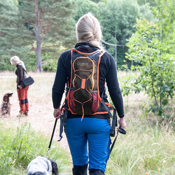 Genzo Koiranohjaajan Reppu Fegen Nestes&auml;ili&ouml;ll&auml;