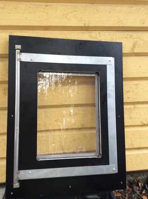 Pro koiranluukku Ikkunalla